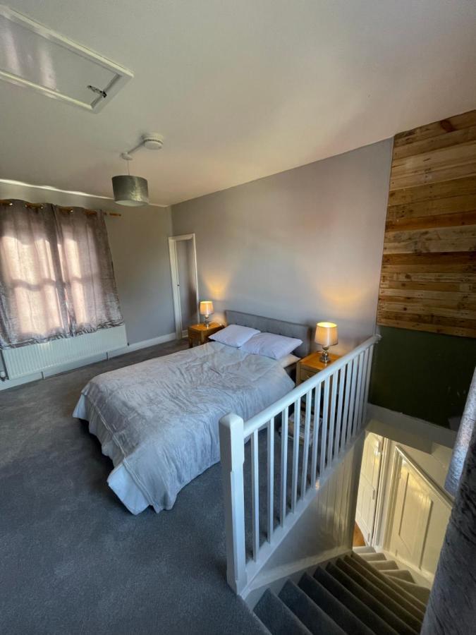 Brady'S Glastonbury Beautiful Pad Great Location! Exterior photo